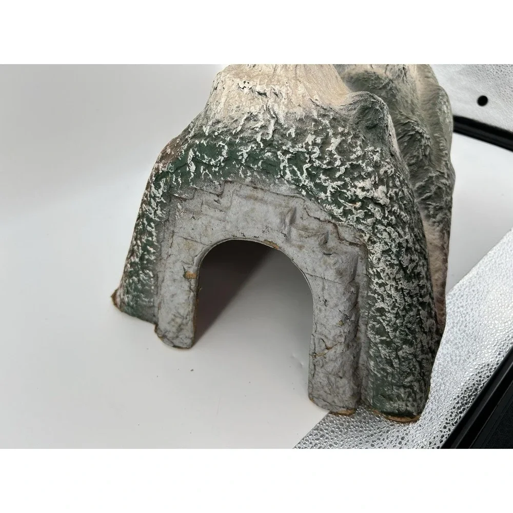 Vintage 1950s Train Tunnel Cardboard Molded Train Tunnel Lionel?